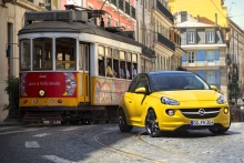 Opel Adam golpe con OPC Line Pack de 2013 03